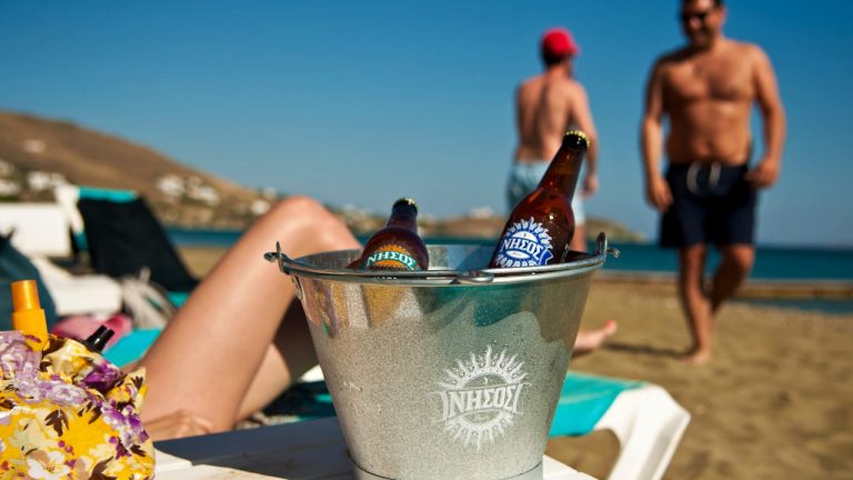 Vacanze in Grecia: l’uso e il disuso dell’Ouzo (e altri spiriti dionisiaci)