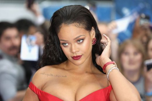 Ormai i red carpet sono una cinesata: tutte copie. Dei look di Rihanna