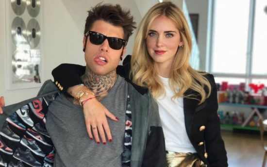 Fedez affitta casa: cosa ne pensa una Sciuragram? “Sembra l’Ikea!”