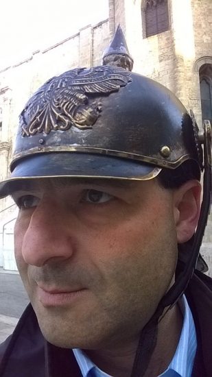 Sono un ex allievo del prof che fa gli auguri a Hitler. Chi è davvero Felice Spicocchi?