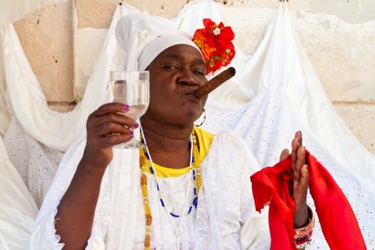 Segni zodiacali caratteristiche alcoliche: cosa bere in base al tuo segno?