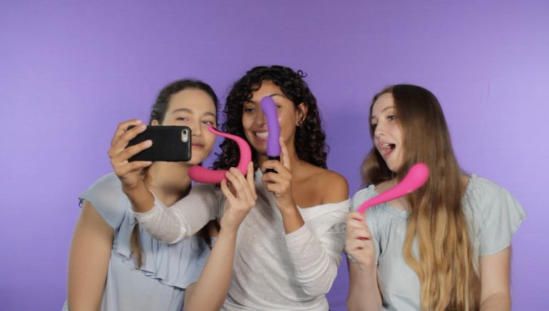 Come avere un orgasmo più intenso? La prima video-guida al piacere per ragazze Millennial