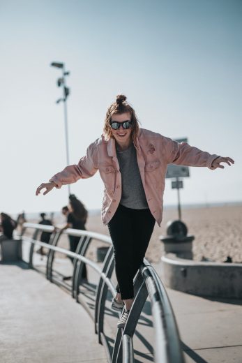 Oroscopo alcolico, bilancia segno zodiacale: se vuoi conoscere gente esci con lei!