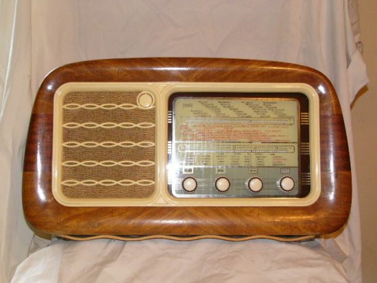 Nella Giornata Mondiale della Radio ci chiediamo: meglio Radio o Spotify?