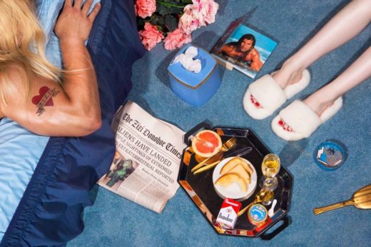 Zizi Donohoe: le ciabatte in visone per feticisti che dovete farvi regalare per Natale