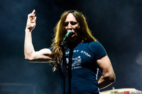 Voglio una pelle splendida testo. Manuel Agnelli e il desiderio millennial di essere superficiali