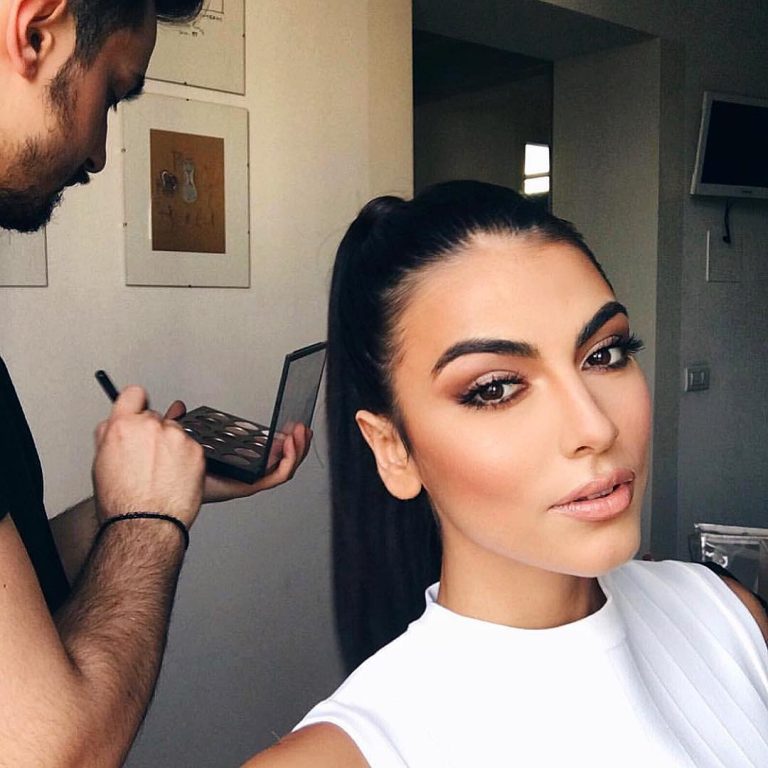 Catalogo dei MILLENNIAL: Giulia Salemi. La tua enciclopedia dei millennial