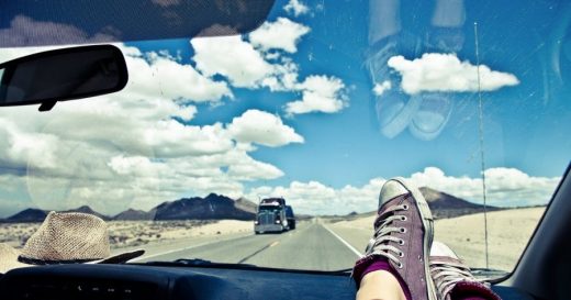 Come viaggiano i Millennial? A rimorchio delle recensioni web…