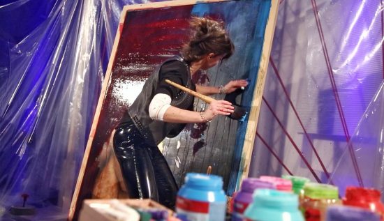 Il video della performance Kafka 9.0 di Nini Carbonini: l’unica artista italiana invitata al Burning Man