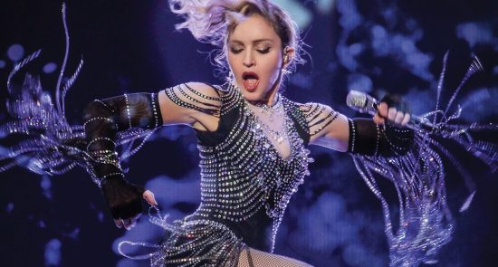 I Rise testo di Madonna: sono morta mille volte ma sono sopravvissuta