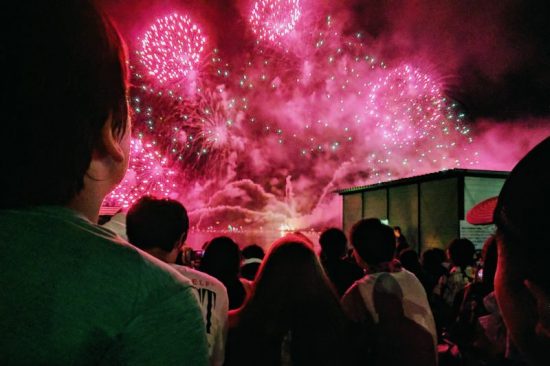 Per gli hanabi, fuochi artificiali giapponesi, l’estate 2019 sarà la fiammata del cigno?