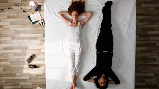 Il testo di Her Morning Elegance descrive le donne come angeli. Invece siamo goblin