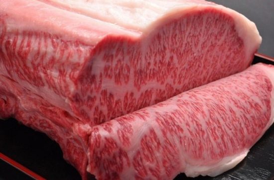 La differenza tra carne Kobe e carne Wagyu è abissale quanto quella tra un giapponese e un mortale