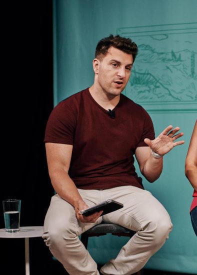 Perché dopo il Covid-19 i millennial dovrebbero diventare tutti come Brian Chesky di Airbnb