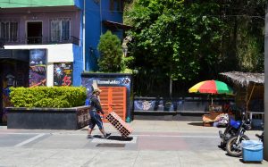 Medellìn, Comuna 13 - La vita nel quartiere. Foto Gabriella Maugeri e Stiben Mesa Paniagua
