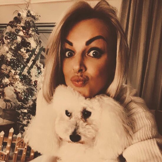 Catalogo dei MILLENNIAL: Francesca Pascale. La tua enciclopedia dei millennial