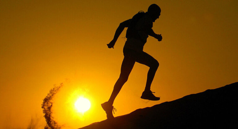 Il cinquantenne che ha corso a 70°C nel deserto iraniano correrà su Marte