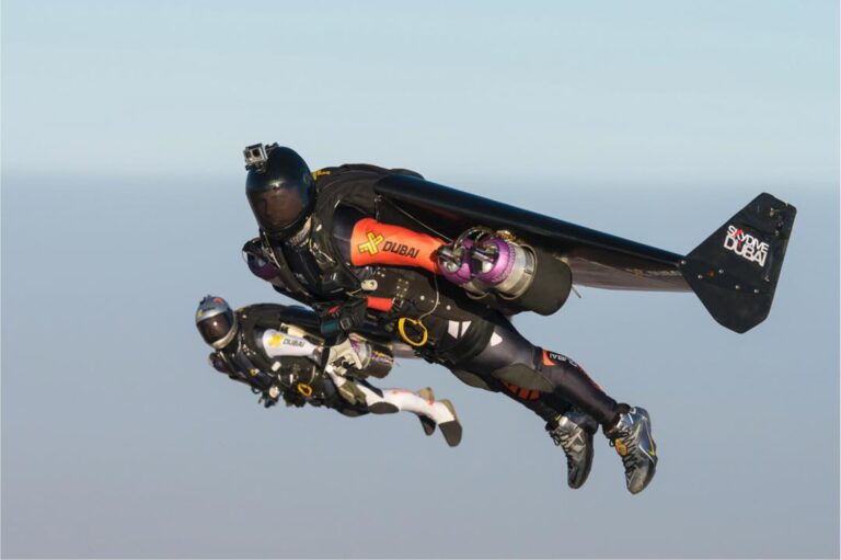 Catalogo dei MILLENNIAL: Vincent Reffet (Jetman). La tua enciclopedia dei millennial