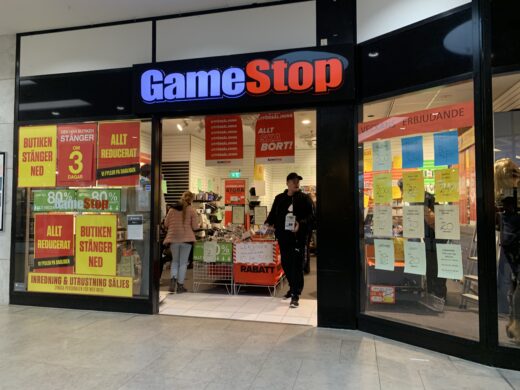 Cosa sta succedendo con le azioni di GameStop? Una guerra generazionale