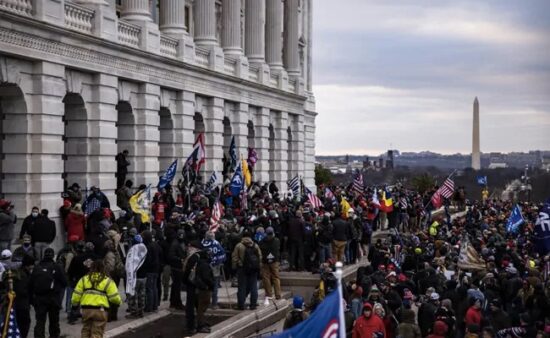 Cosa c’è dietro le bandiere delle proteste a Capitol Hill?