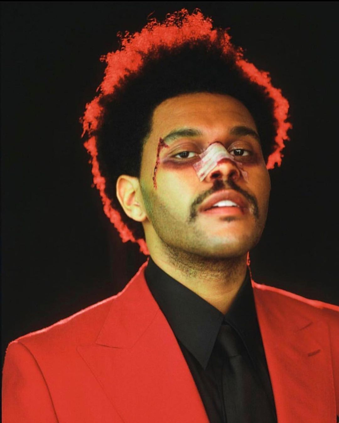 Chi è The Weeknd, il cantante dei mille volti e l'intervallo del Super Bowl