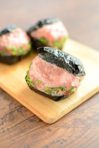 Il maritozzo romano ispira le “follie” giapponesi, nasce il sushi-tozzo