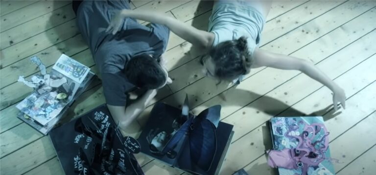 “Vi auguro di trovare l’effetto En e Xanax per il vostro 2022”. Gli auguri della Miranda