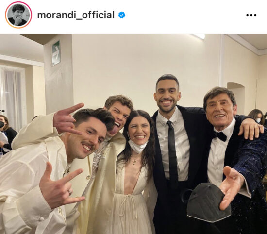 Look di tendenza: cosa possiamo imparare dagli outfit di Sanremo