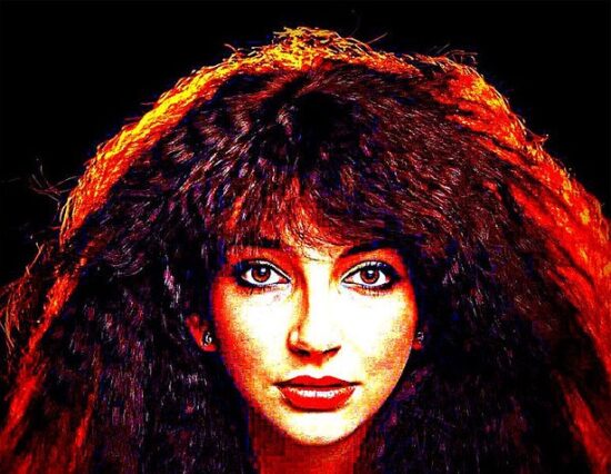 “Running Up That Hill”, testo e significato del brano tornato in auge di Kate Bush