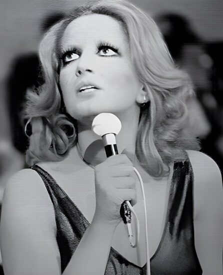 Un briciolo di allegria di Blanco e Mina: due generazioni distanti unite dalla musica