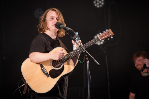 Siamo tutti un po’ Lewis Capaldi. Il documentario Netflix How I’m feeling now