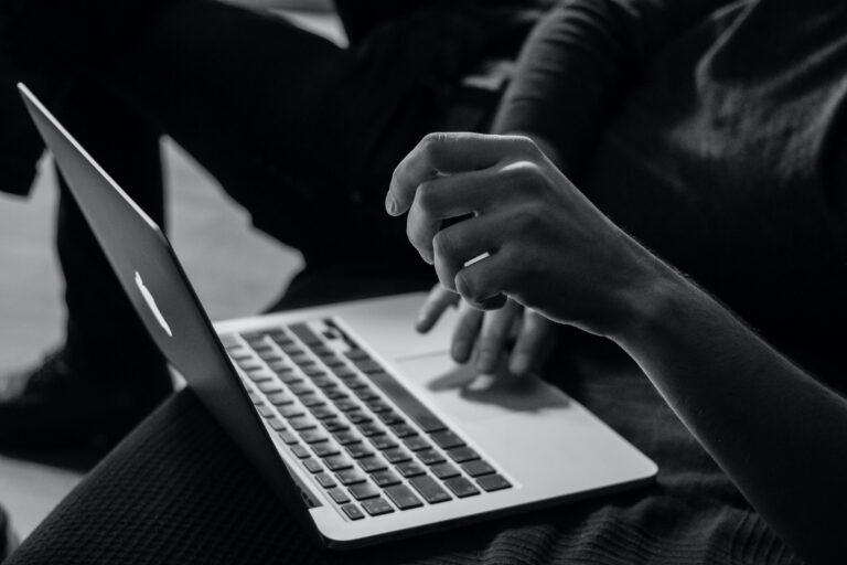 Quanti sono gli italiani connessi a Internet?
