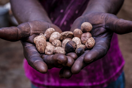 La skincare si fa solidale: SHE-Y by Menaye per le donne e i bambini del Ghana