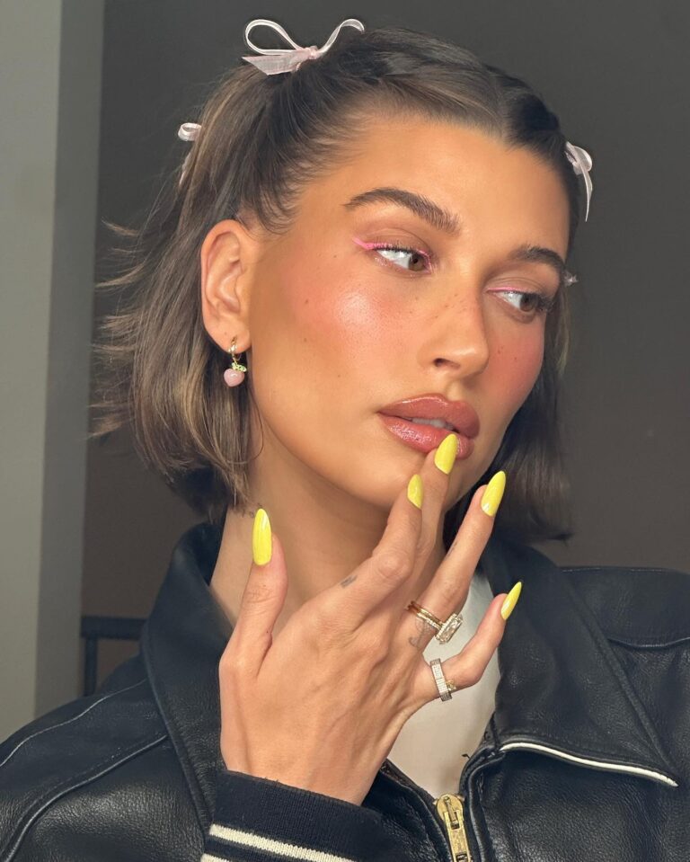 Hailey Bieber regina di trend: tutto quello che pubblica diventa virale
