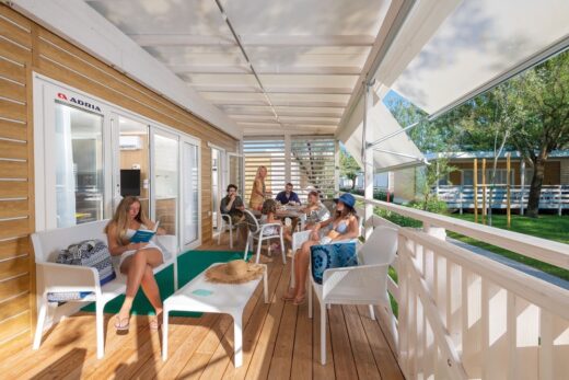 Vacanze 2024: fare un “tribe trip”, la scelta millennial è la tribù di amici (e la mini tribù dei figli)