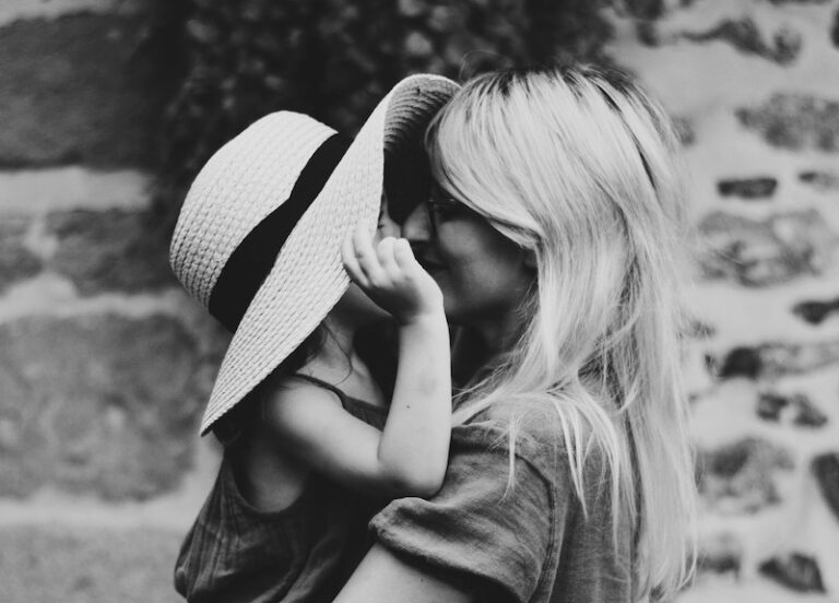 L’ipergenitorialità è l’errore tipico di madri e padri millennial